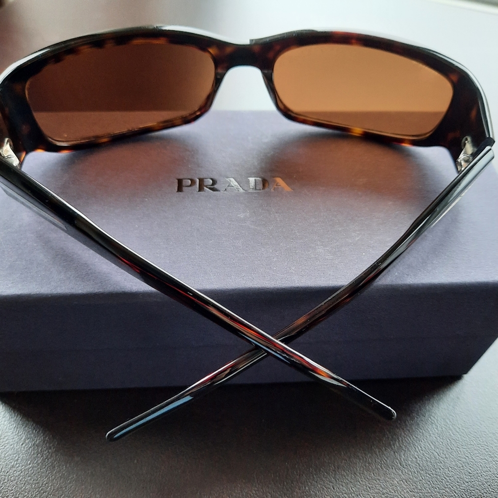AUTHENTIC Prada Sunglasses Tortoise 100% UVA / UVB Protection - Picture 4 of 9